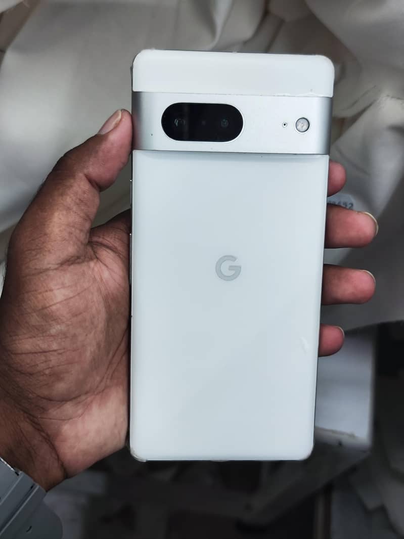 Google Pixel 7 4