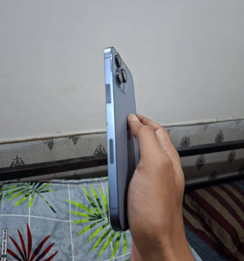 Apple iPhone 13 Pro Max 2