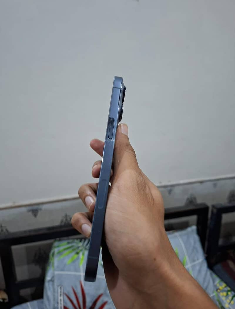Apple iPhone 13 Pro Max 4