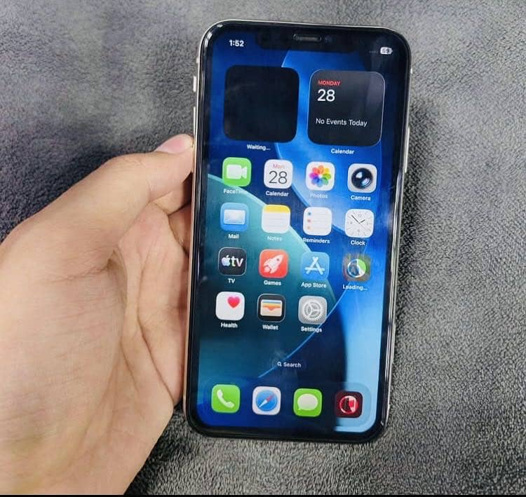 Apple iPhone 11 0