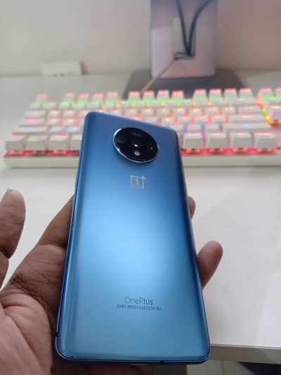 One Plus 7T 8/128. All oky . best for camera & gaming lover. 3204667681