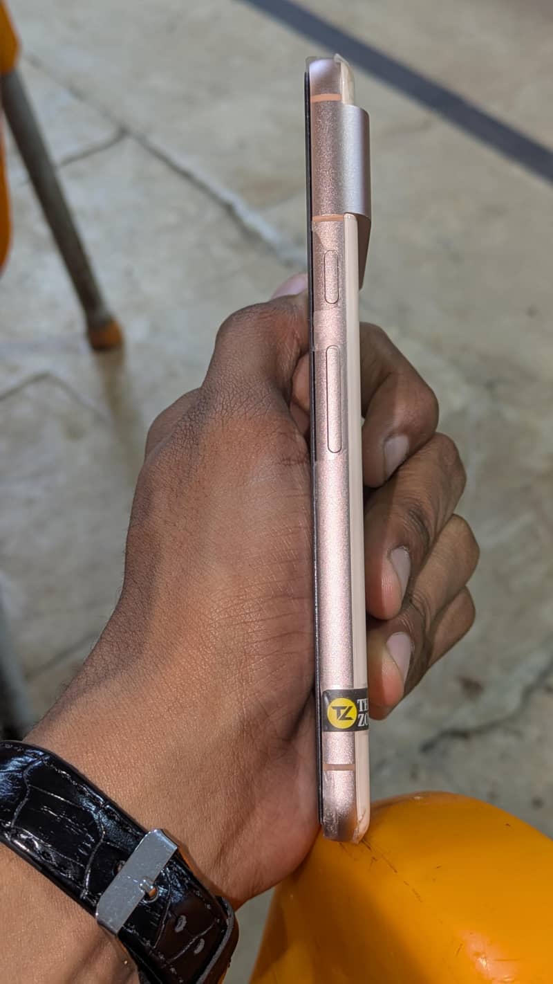 Google Pixel 8 3