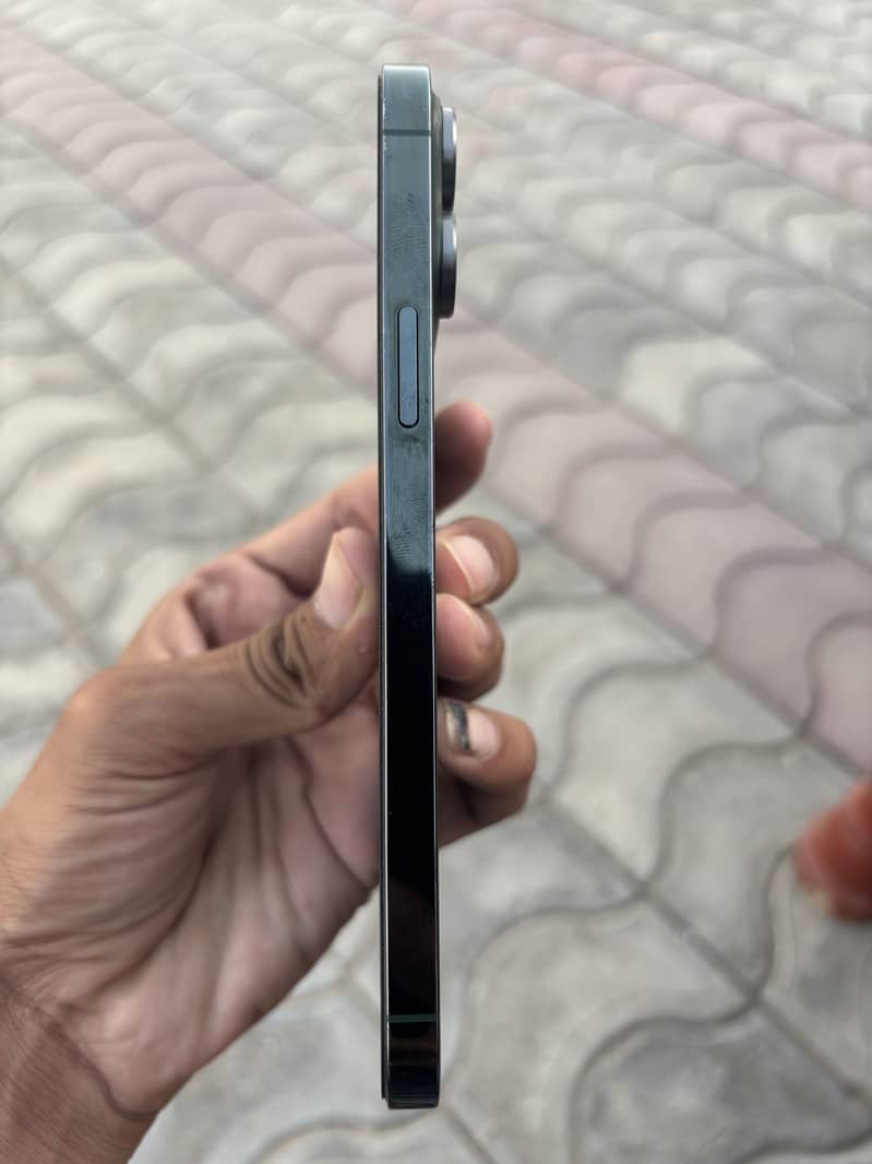 Apple iPhone 13 Pro Max 4