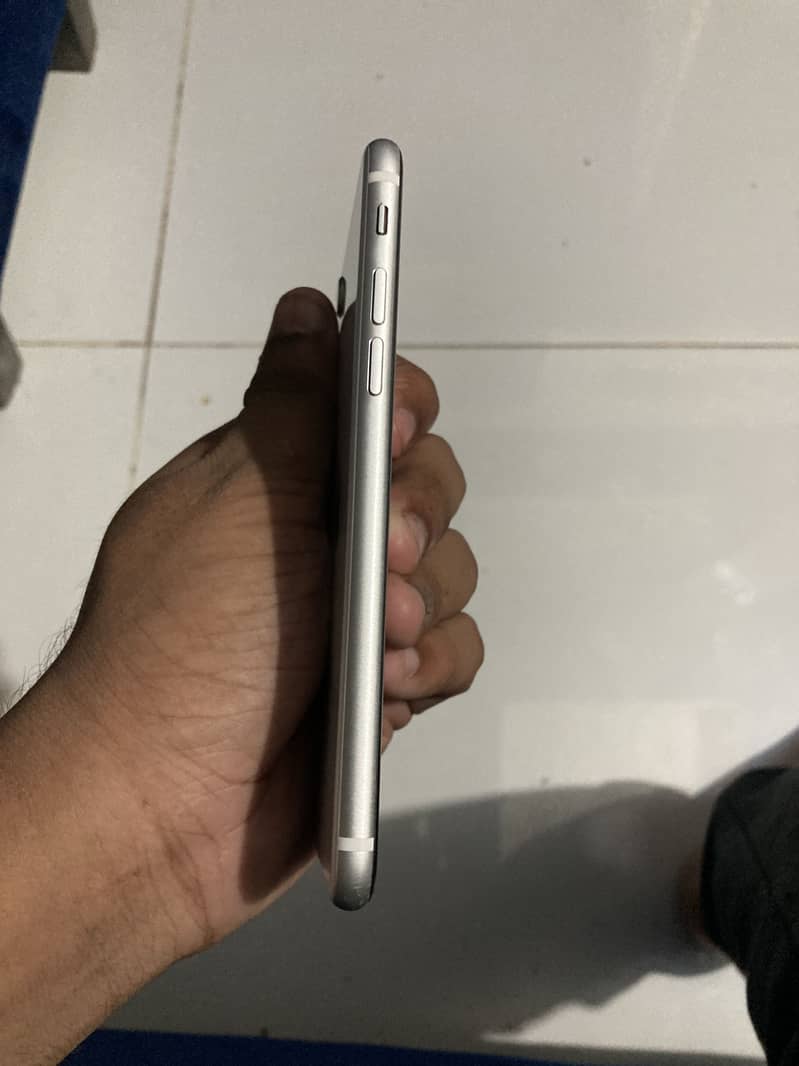 Apple iPhone SE 3