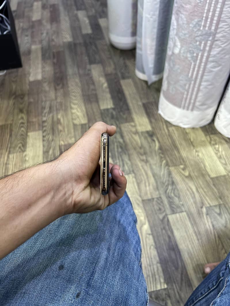 Apple iPhone 11 Pro 2