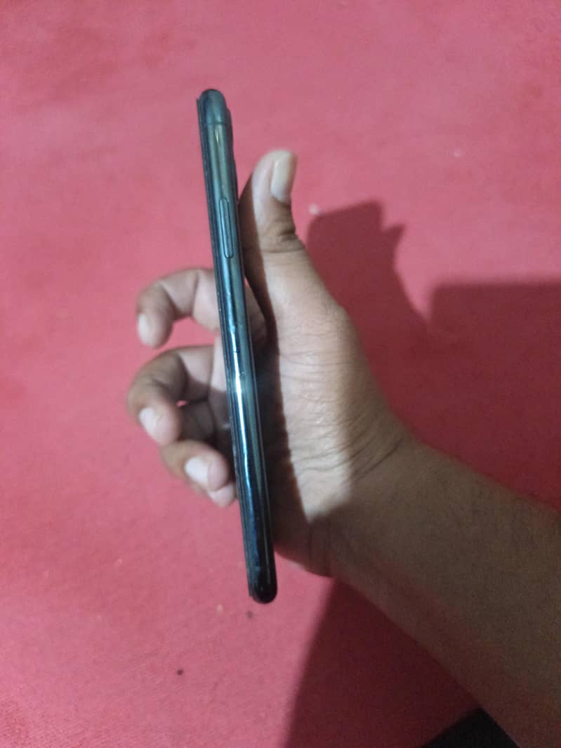 Apple iPhone 11 Pro Max 3