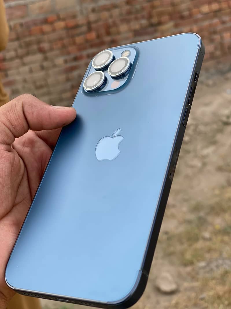 Apple iPhone 12 Pro Max 1