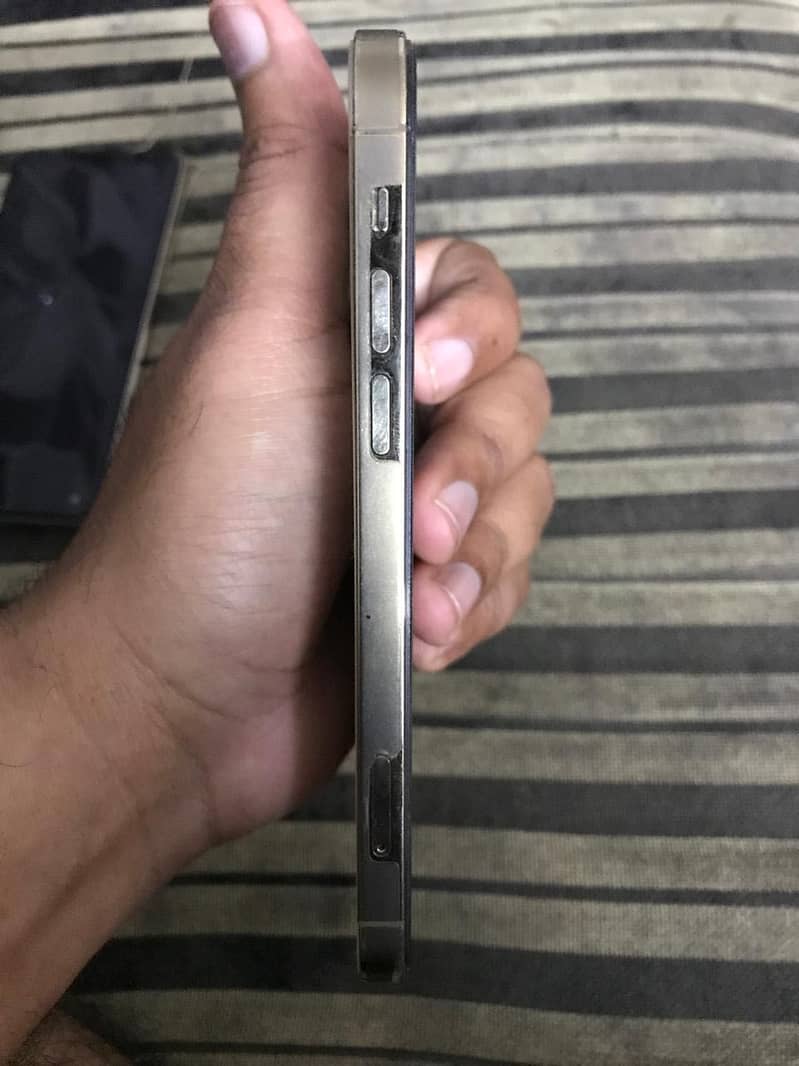 Apple iPhone 12 Pro 4