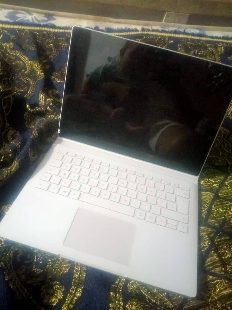 Microsoft Surface Book 2 1