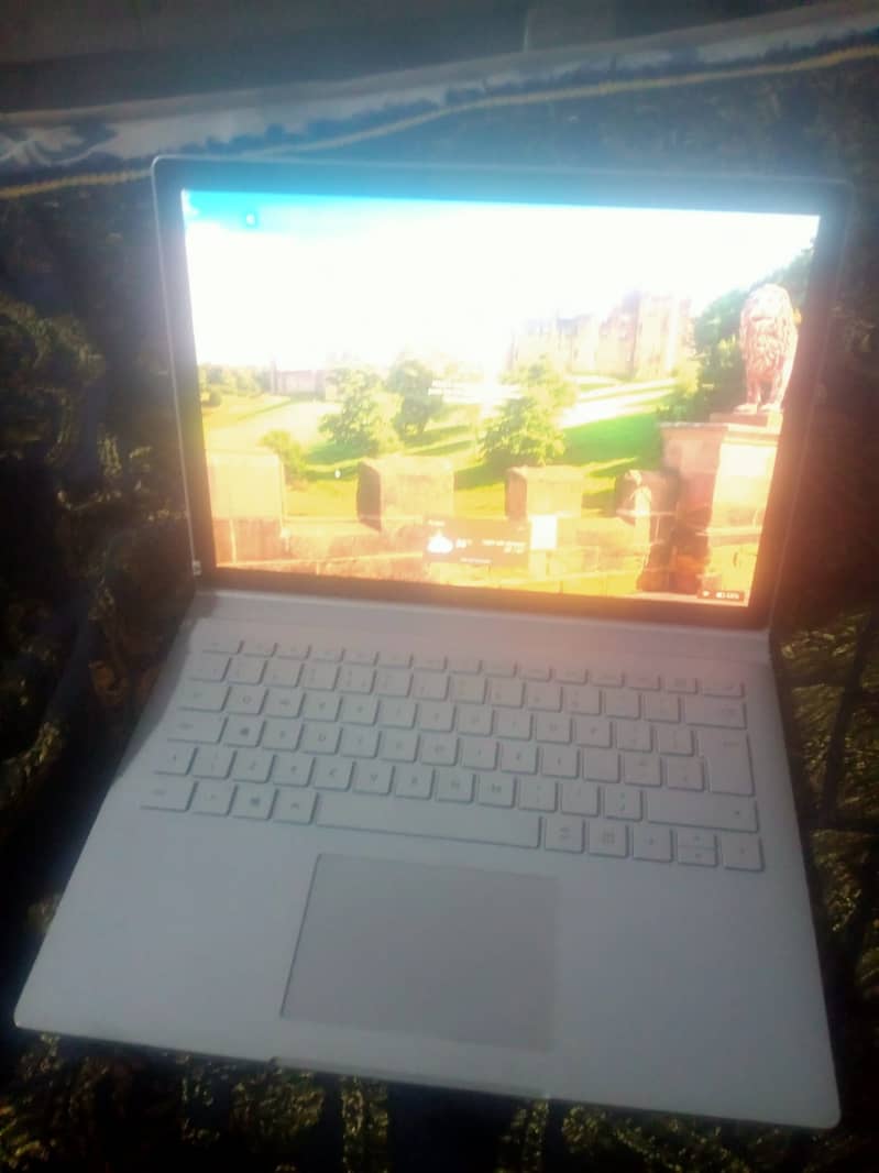 Microsoft Surface Book 2 3