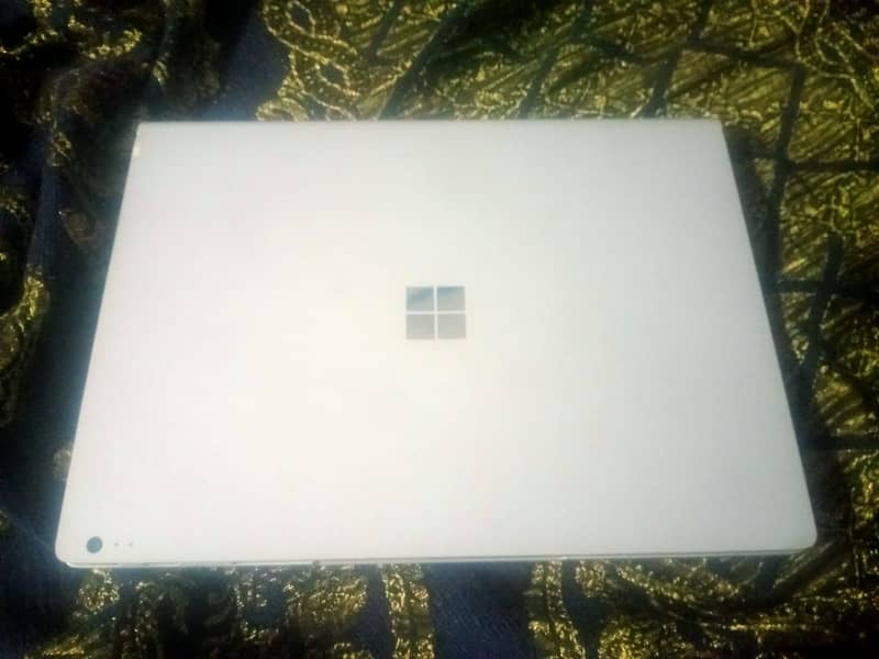 Microsoft Surface Book 2 4