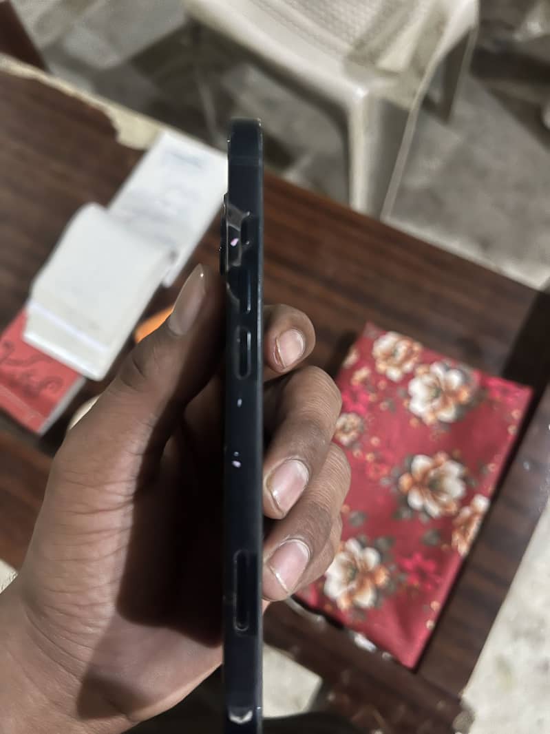 Apple iPhone 13 1