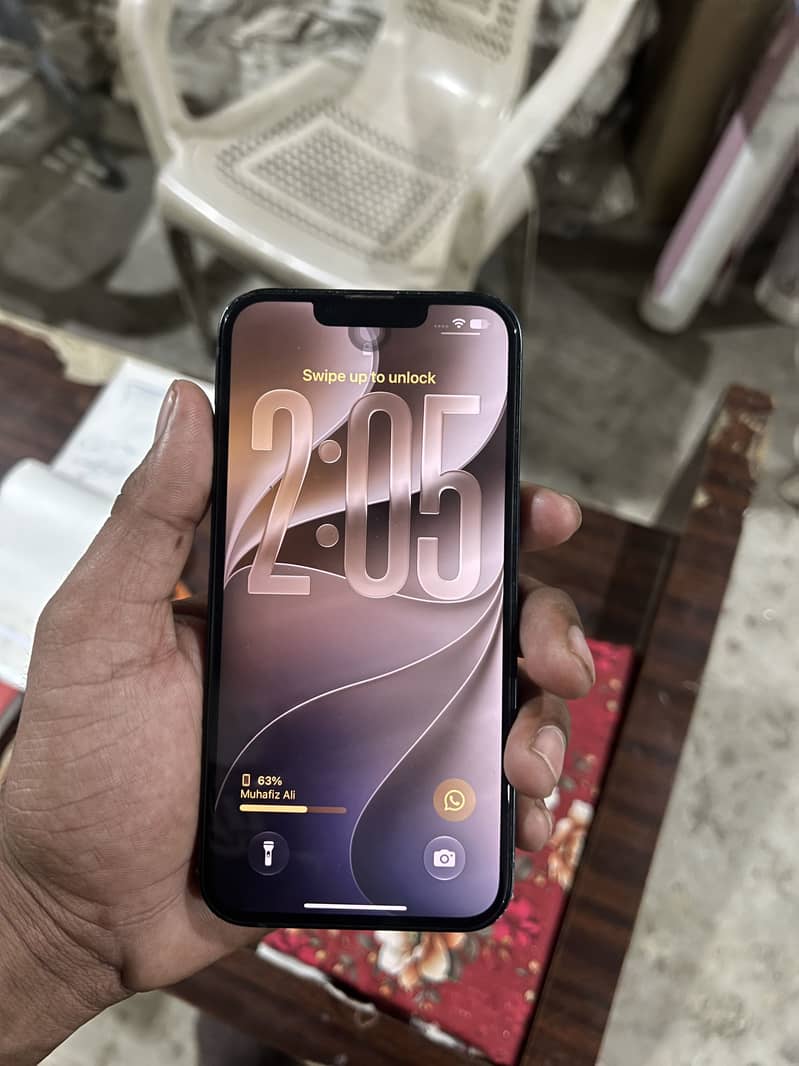 Apple iPhone 13 5