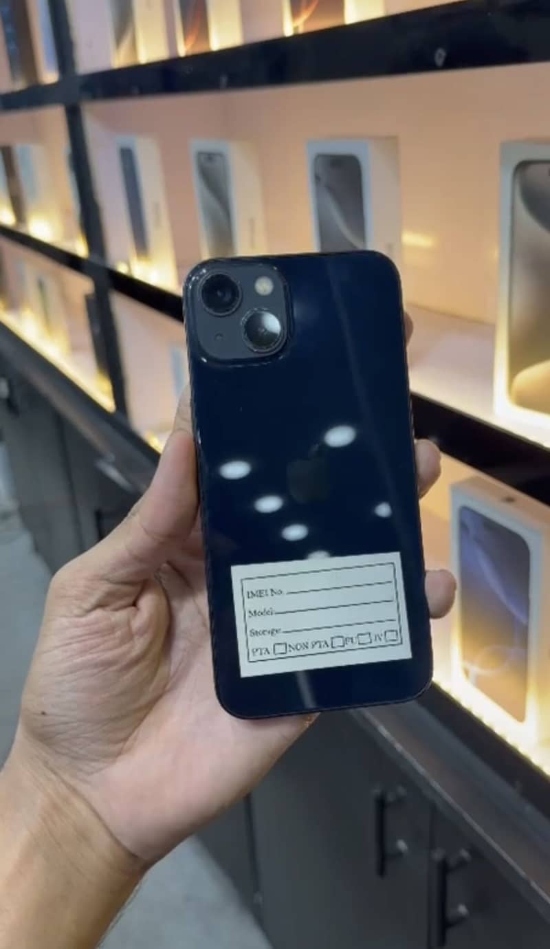 Apple iPhone 13 0