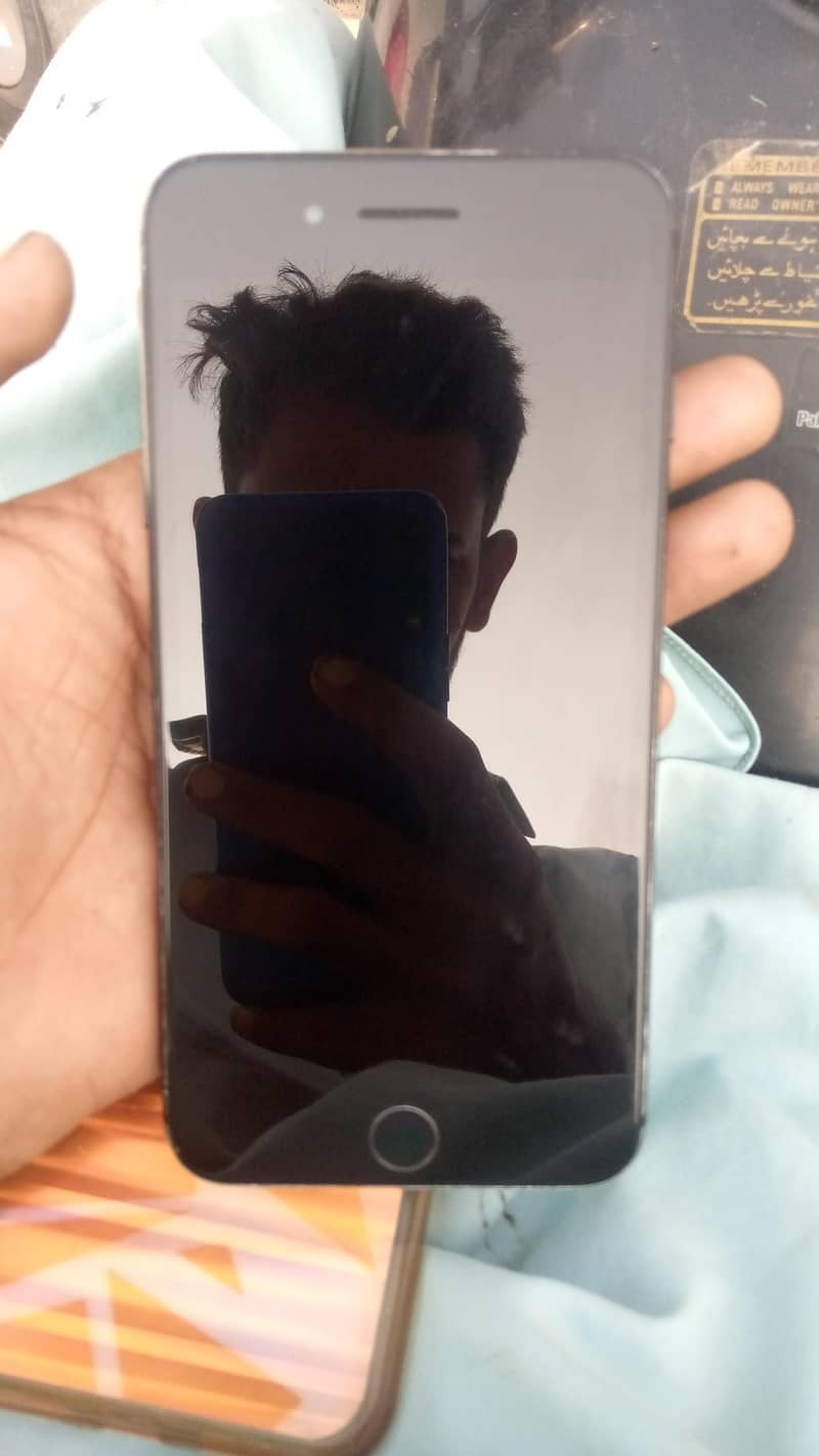 Apple iPhone 7 Plus 1