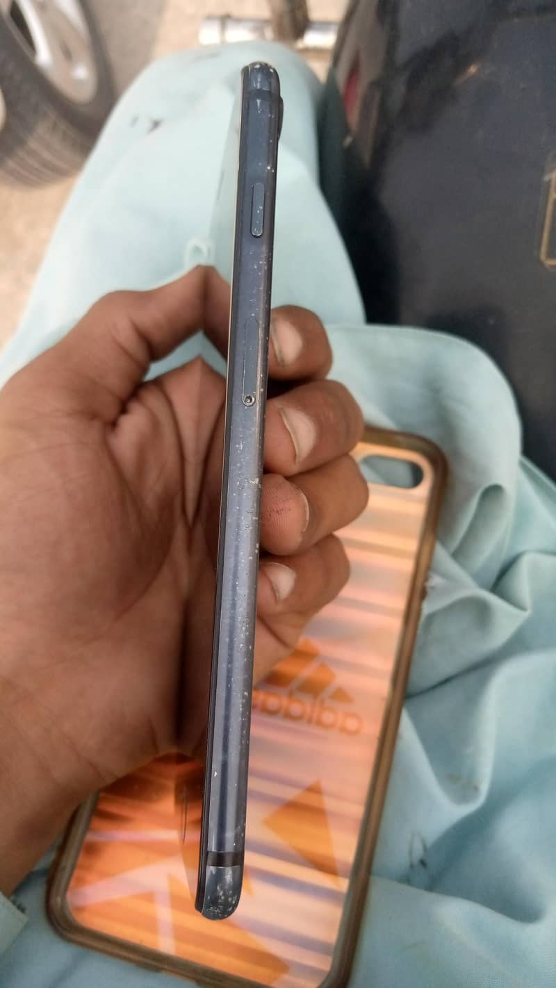 Apple iPhone 7 Plus 2
