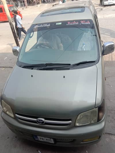 Toyota Noah 2000