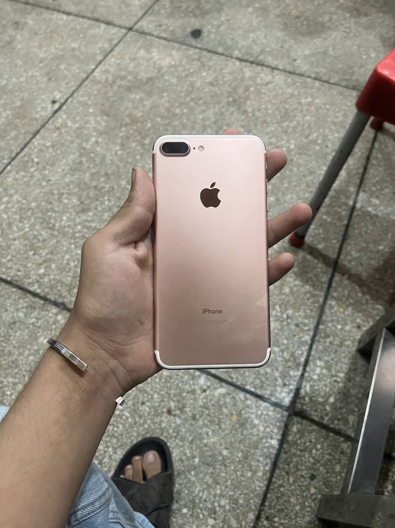 Apple iPhone 7 Plus 0