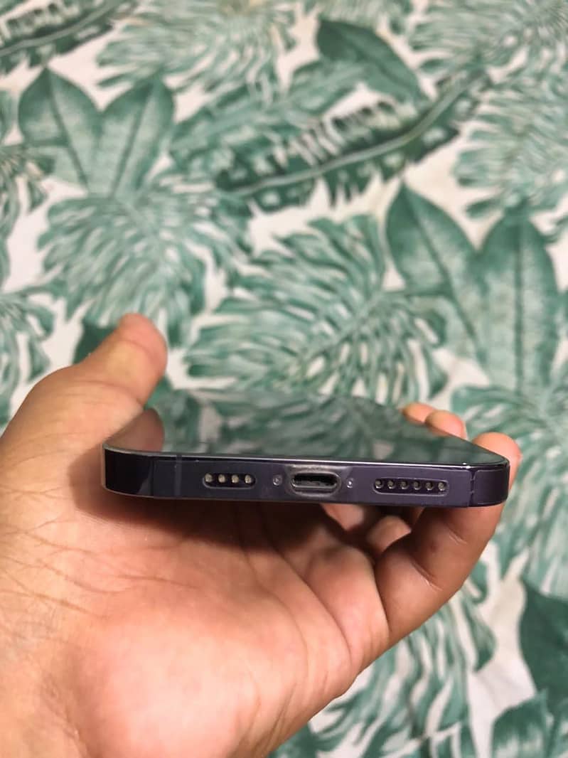 Apple iPhone 14 Pro Max 6