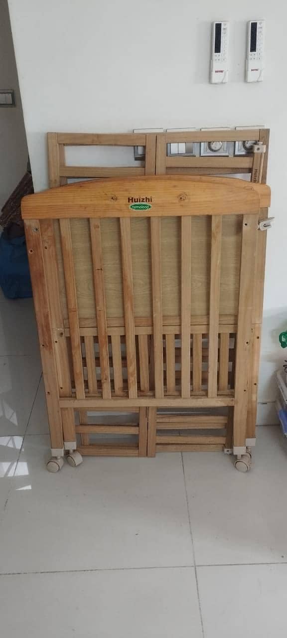 baby cot 2