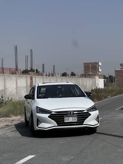 Hyundai Elantra 2022