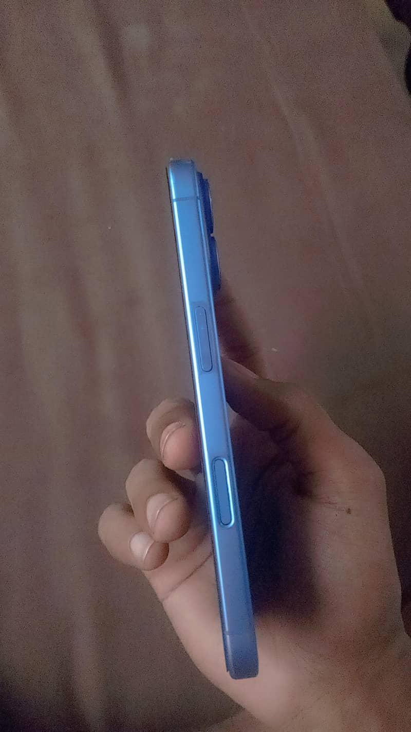 Apple iPhone 16 1