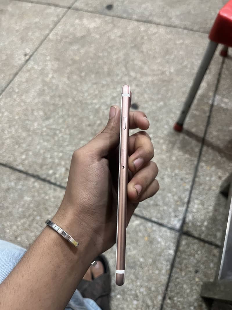 Apple iPhone 7 Plus 1