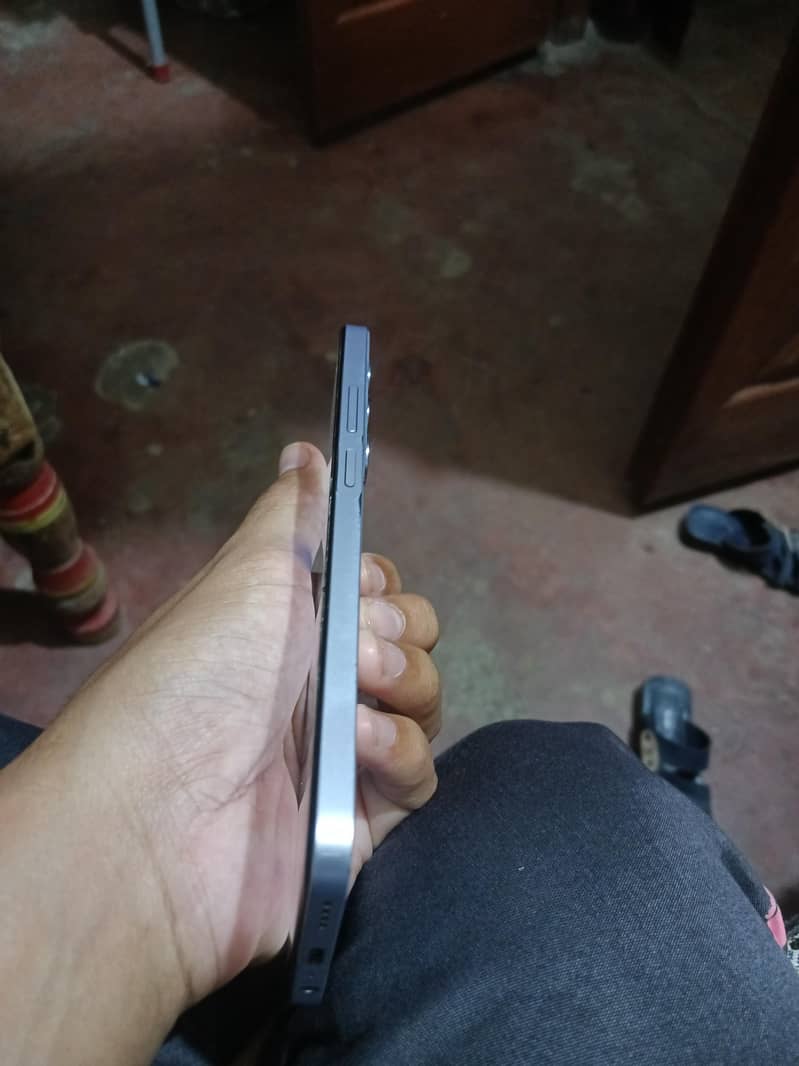 Realme C65 4
