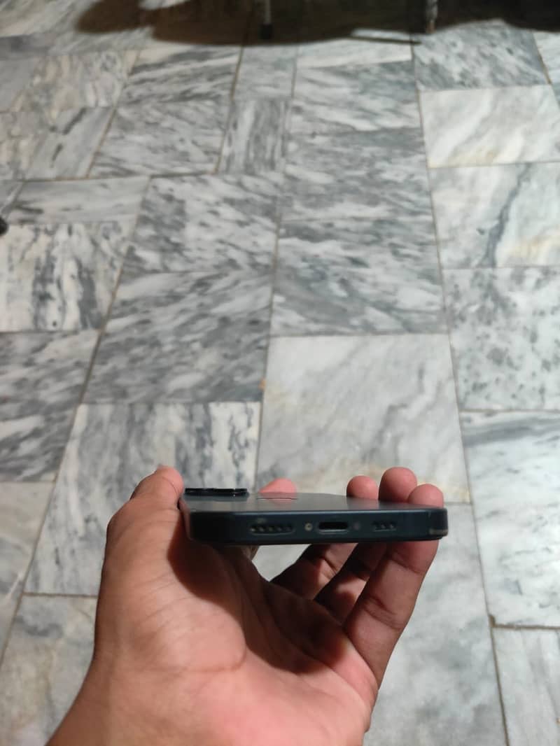 Apple iPhone 13 1