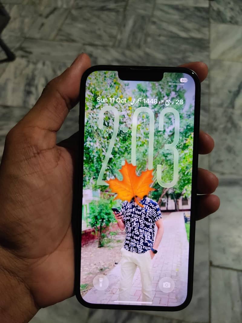 Apple iPhone 13 4