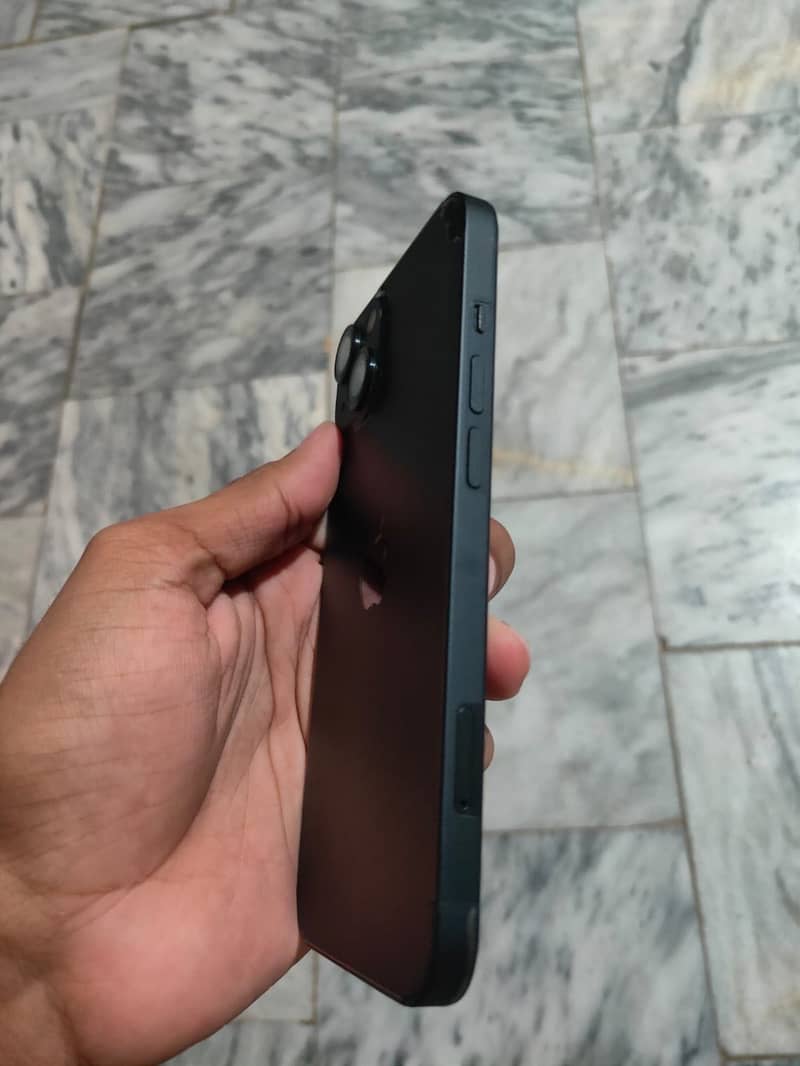 Apple iPhone 13 5