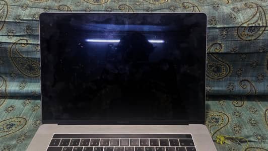 Apple MacBook Pro 2018 15-inch | 512GB SSD | Core i7