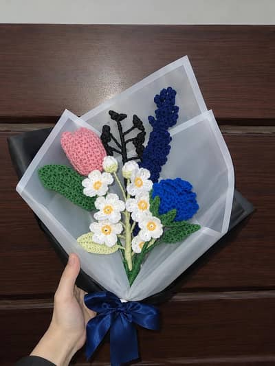 Handmade Crochet Flowers & Customized Gifts