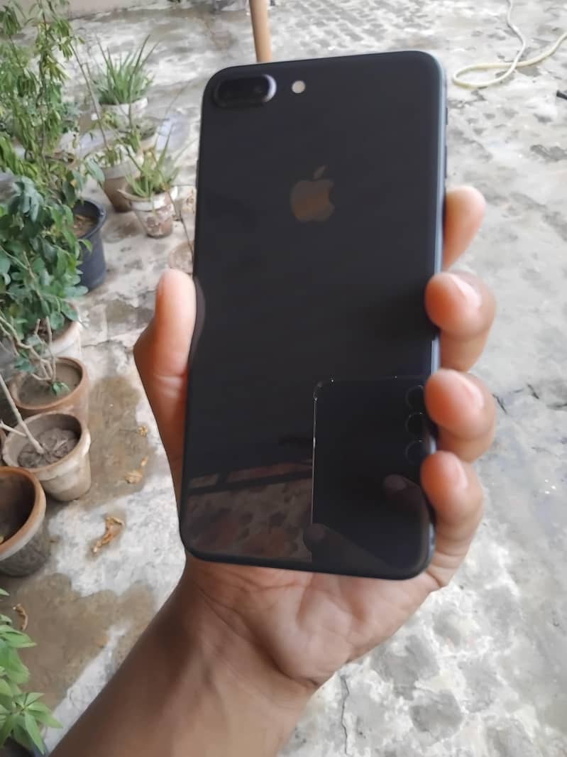 Apple iPhone 8 Plus 8