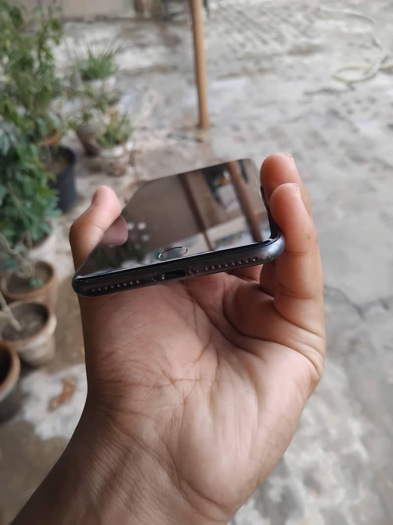 Apple iPhone 8 Plus 10