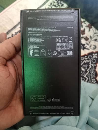 Samsung Mobile S24 black 8/128 non active non use 4 month sim time