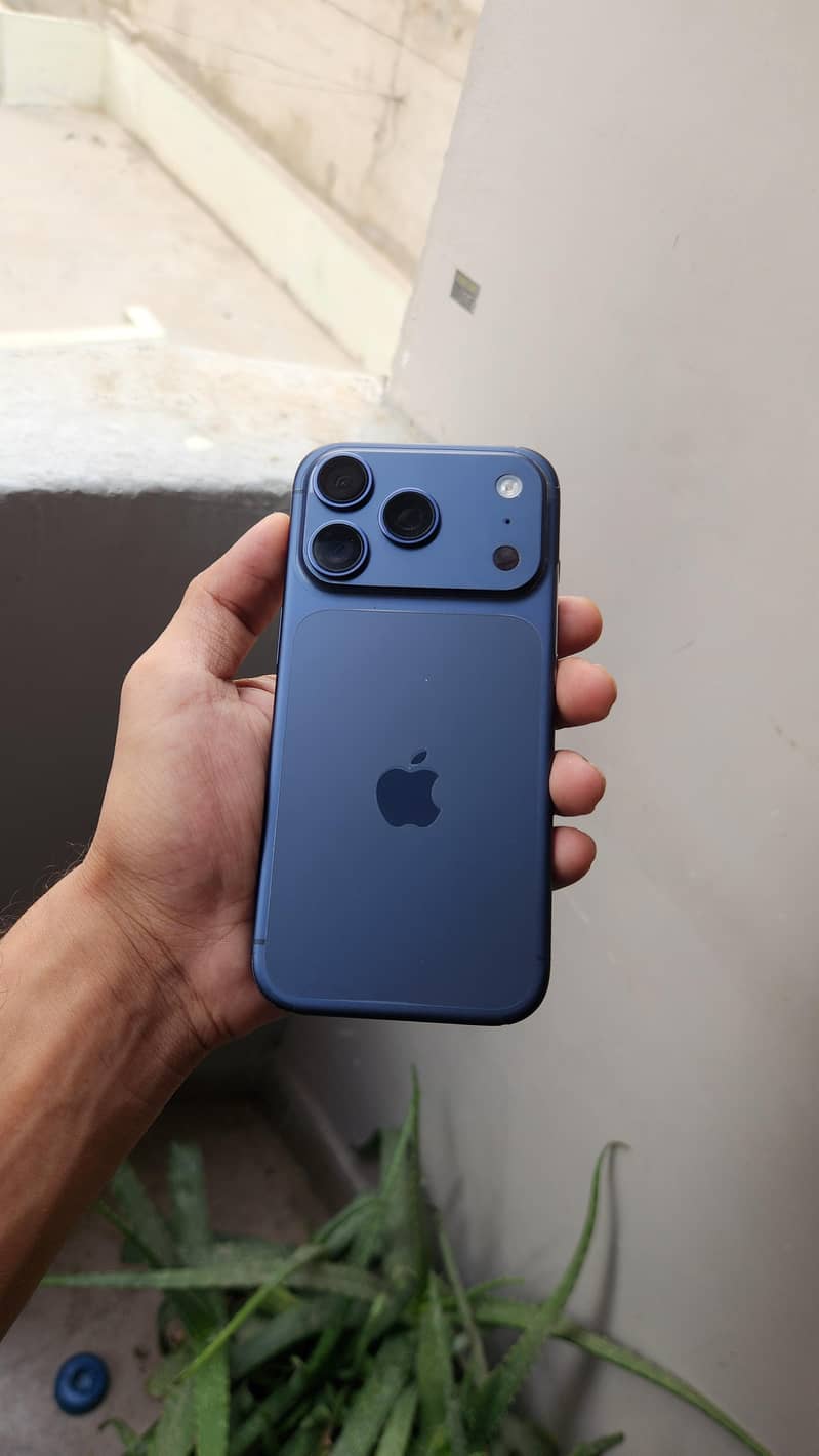 Apple iPhone 17 Pro 1