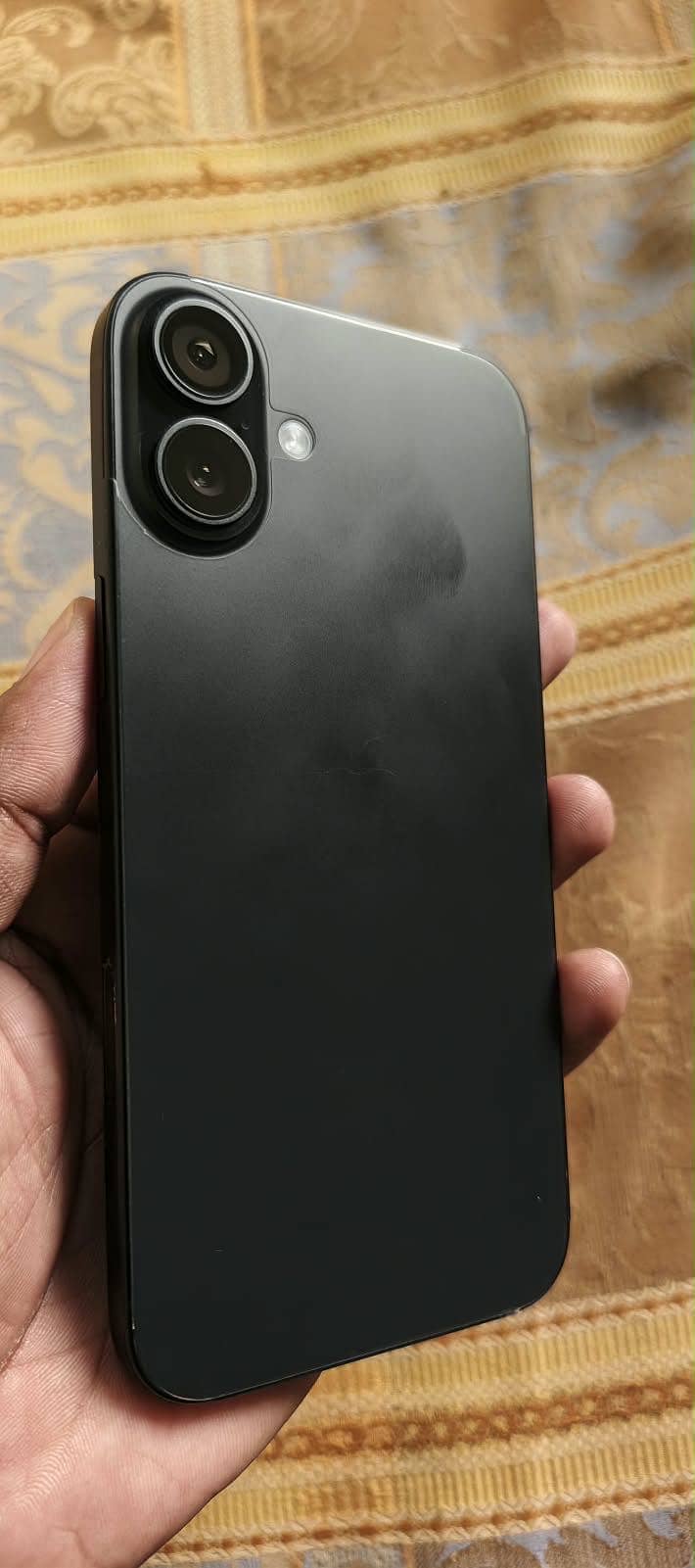 Apple iPhone 16 Plus 0
