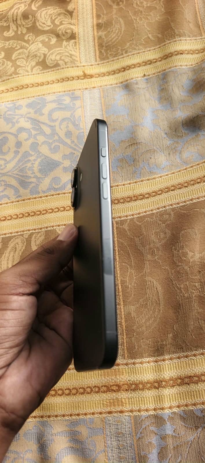 Apple iPhone 16 Plus 3
