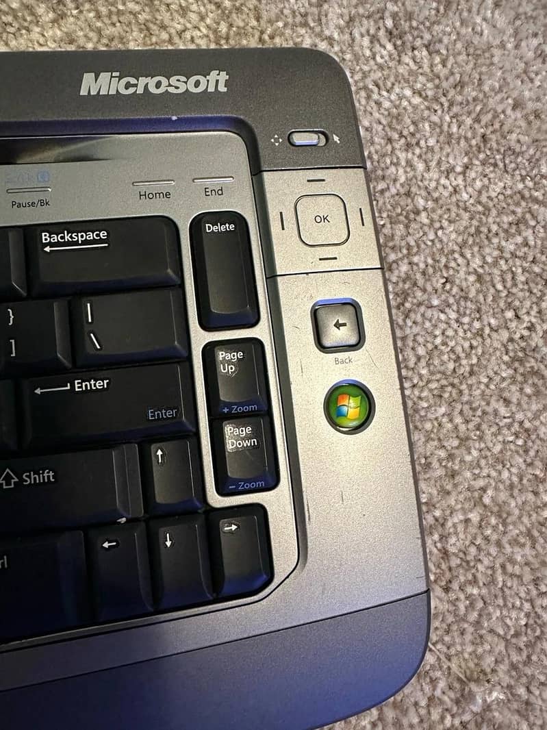 Microsoft bluetooth keyboard model 7000 1