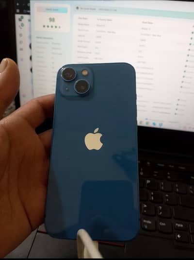 Apple iPhone 13