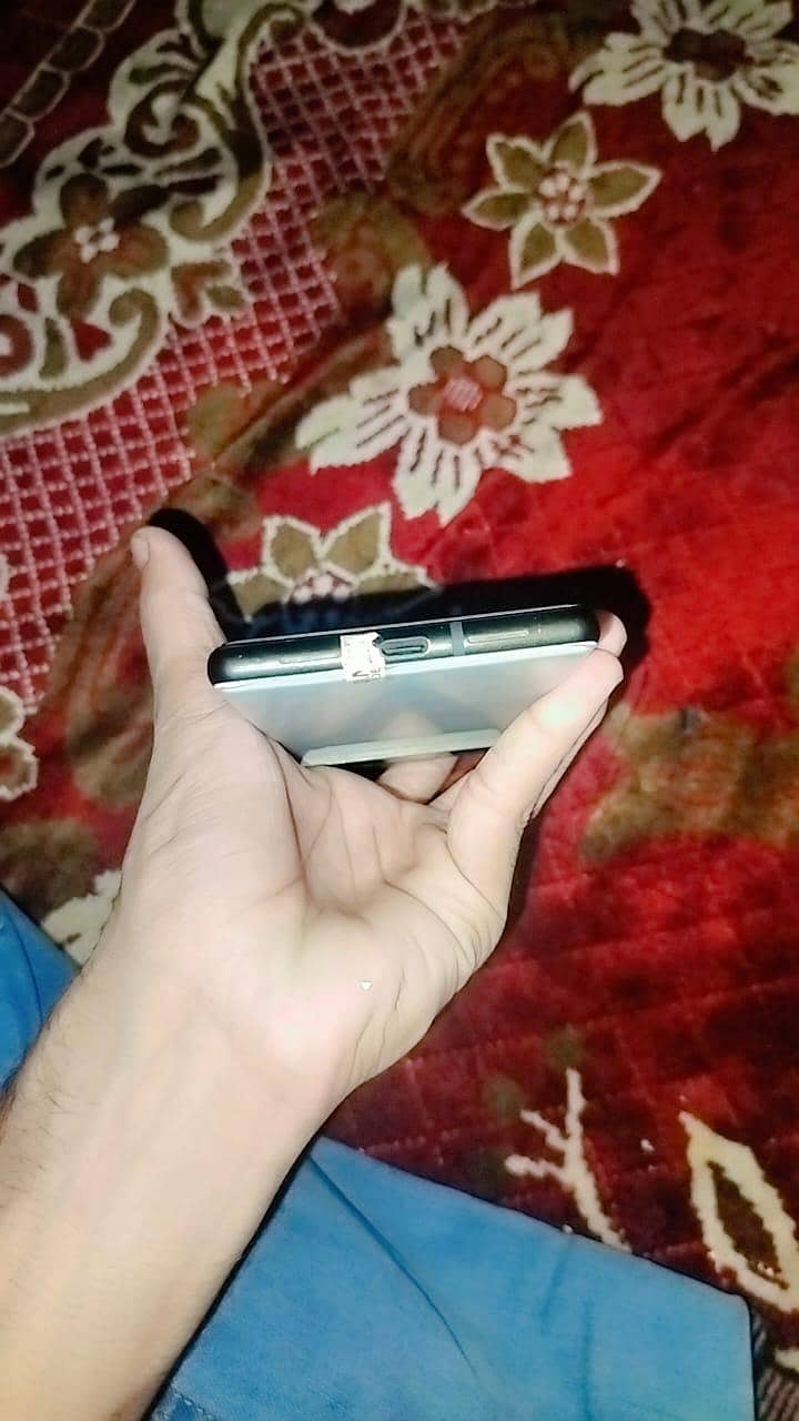 Google Pixel 6 4