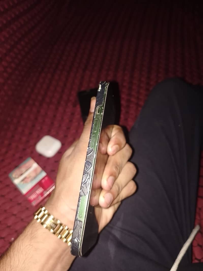 Apple iPhone 13 4