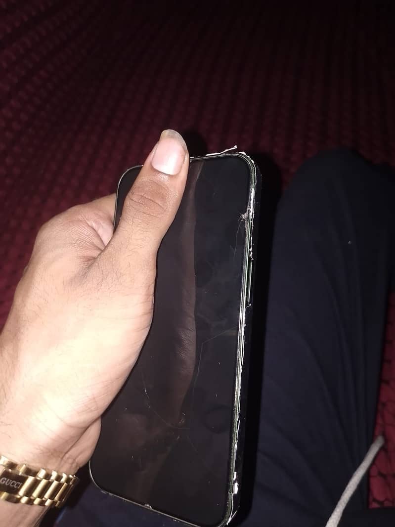 Apple iPhone 13 5