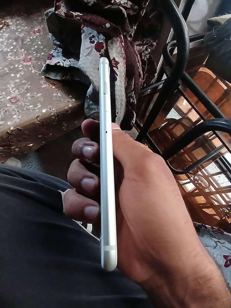 Apple iPhone 8 good condition 3