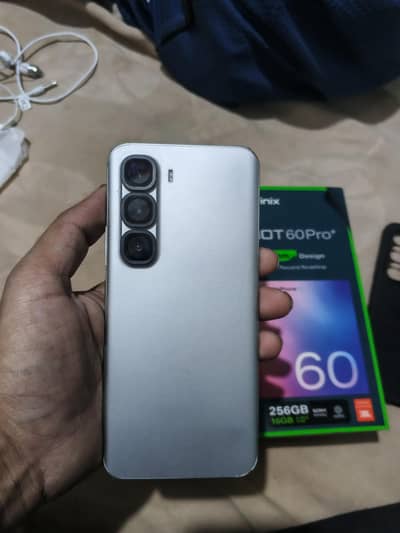 Infinix Hot 60pro plus 8+8/256 4/5 mother waranty full box 03214084668
