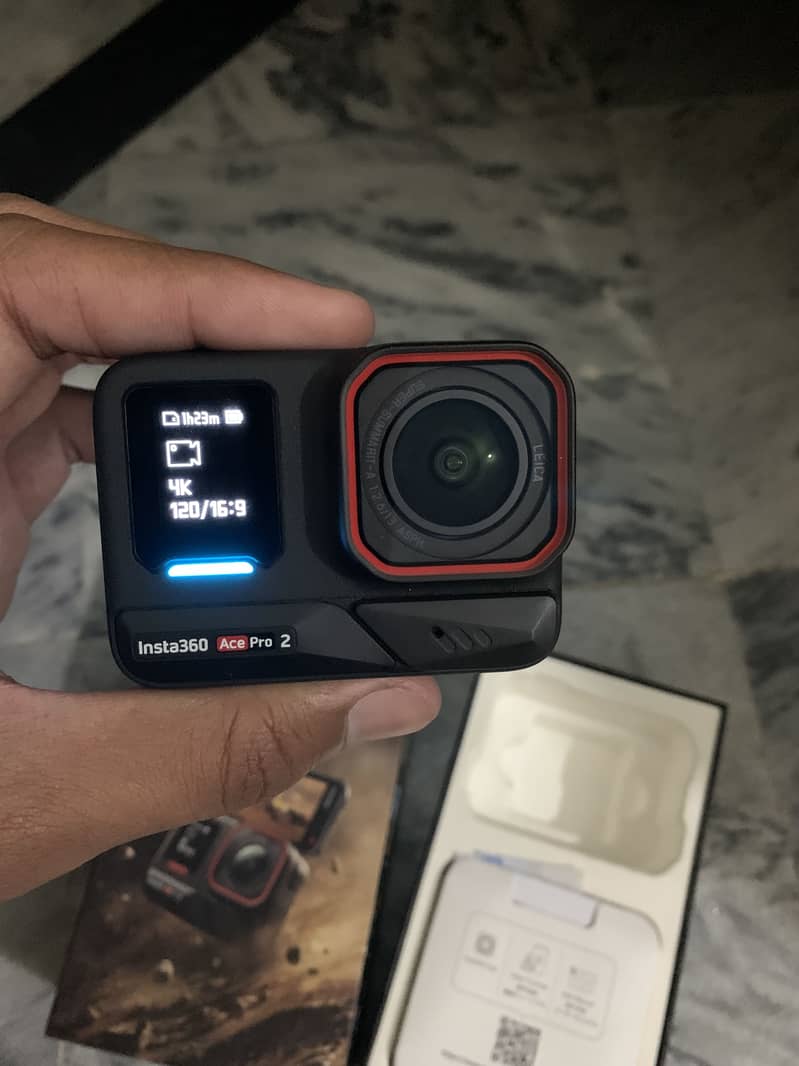 Insta 360 ace pro 2 1