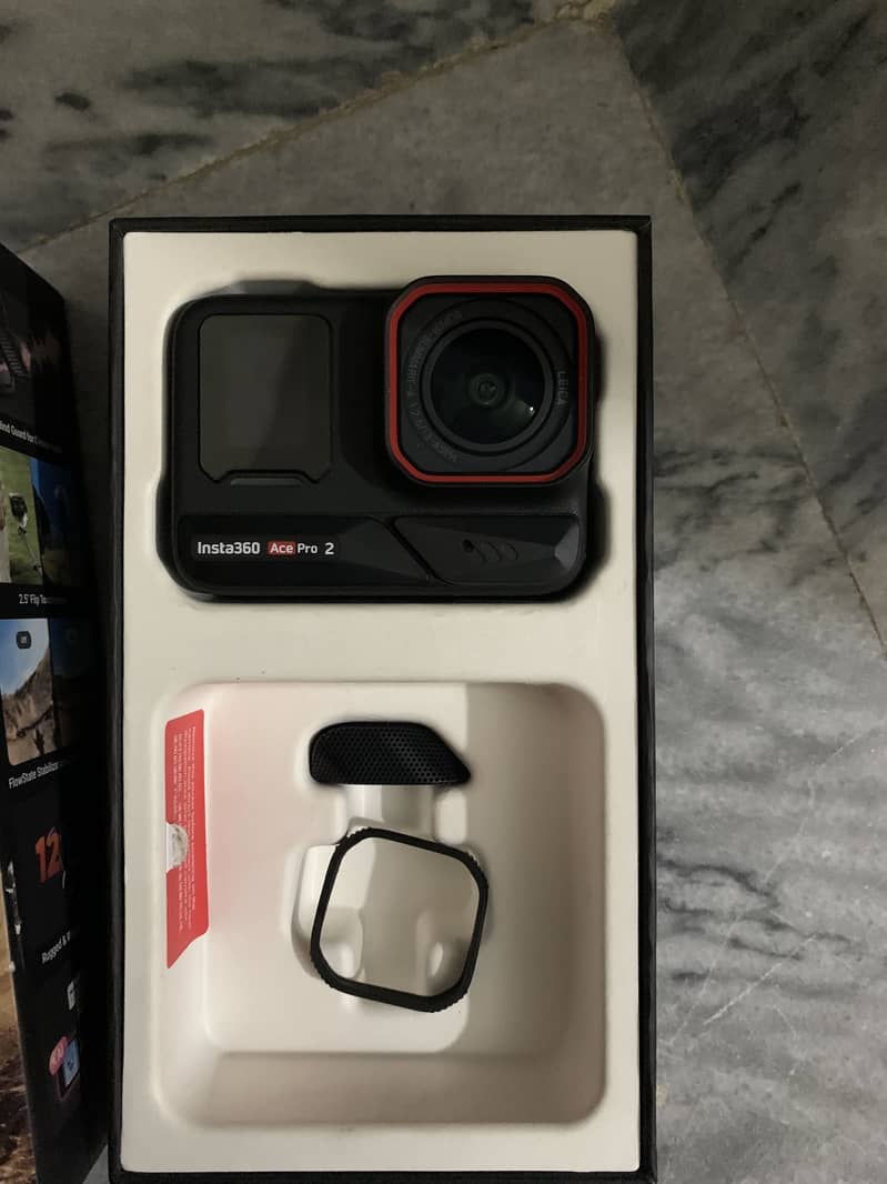 Insta 360 ace pro 2 4