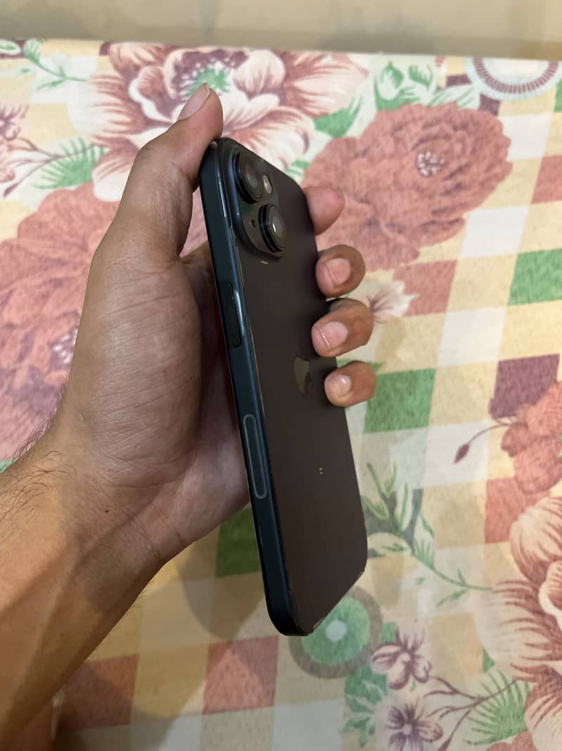 Apple iPhone 15 7