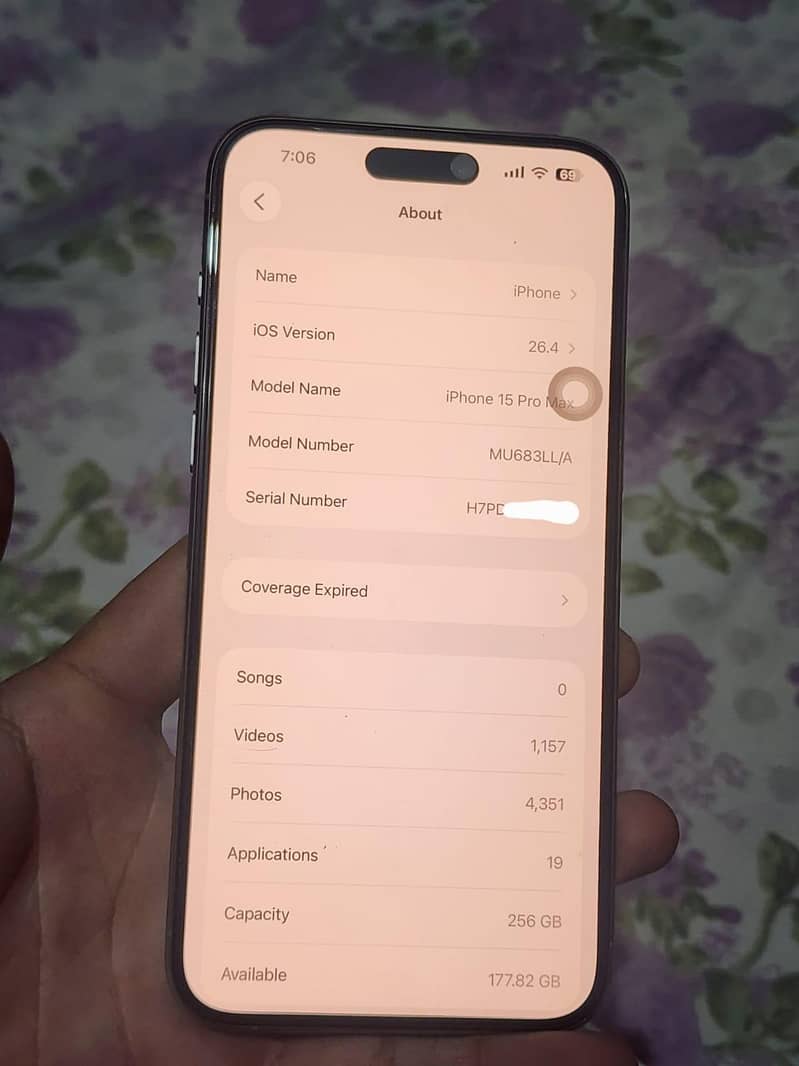 iPhone 15 Pro Max 4